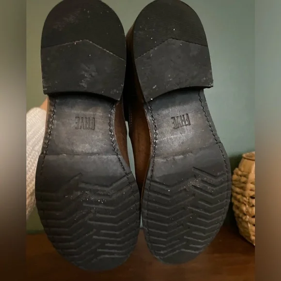 Frye- Veronica bootie rich brown leather buckle detail women’s size 9 - Picture 9 of 16